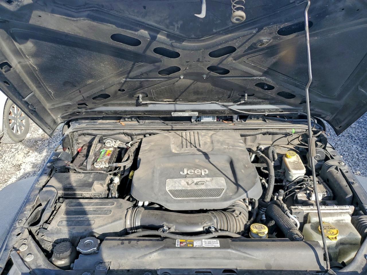 2014 Jeep Wrangler Unlimited Sport VIN: 1C4BJWDG1EL116734 Lot: 94406335