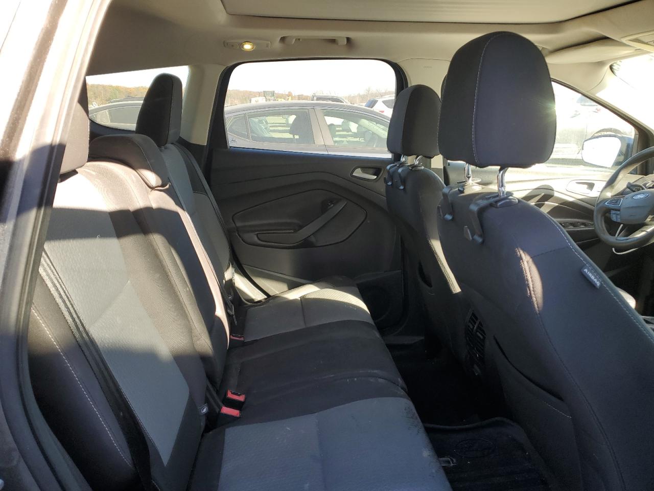 2017 Ford Escape Se VIN: 1FMCU0G92HUB04401 Lot: 92436215