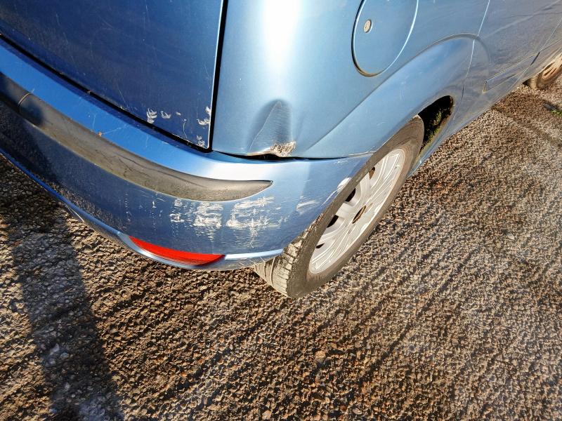 2003 FORD FOCUS 1.6 GHIA 5DR