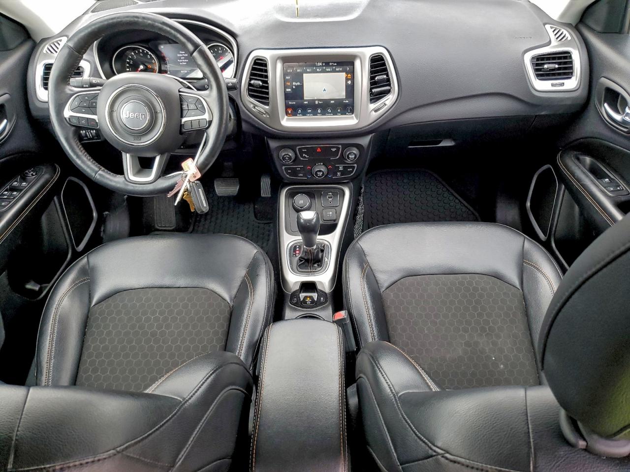 2018 Jeep Compass Latitude VIN: 3C4NJDBB9JT154560 Lot: 94105835