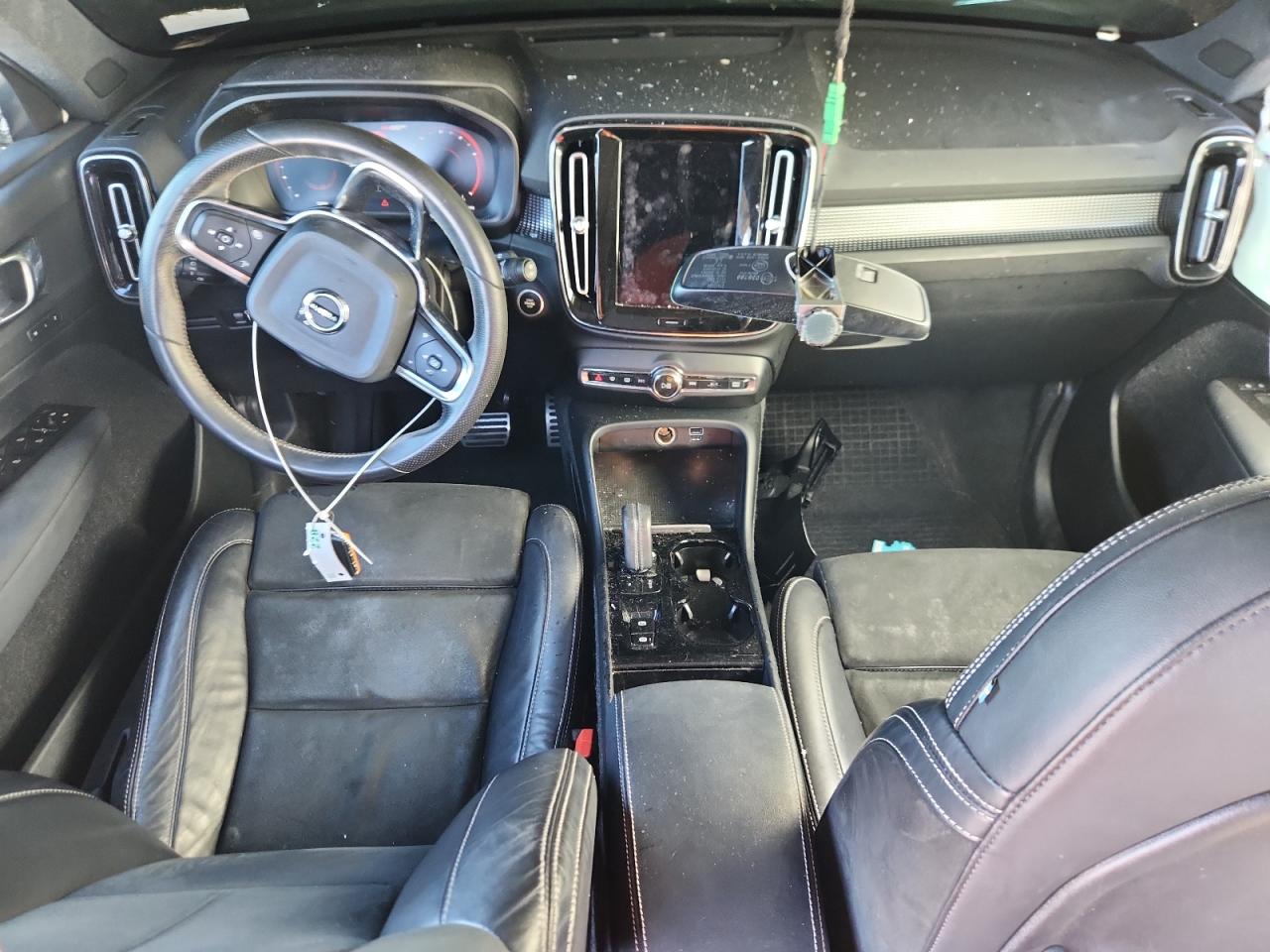 2021 Volvo Xc40 T5 R-Design VIN: YV4162UM9M2553572 Lot: 93784875