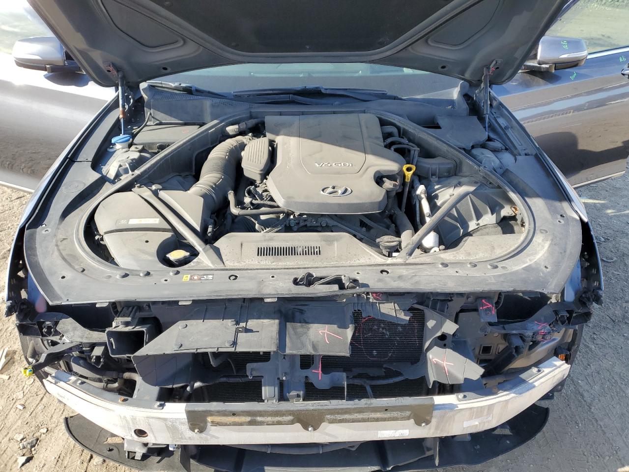 2015 Hyundai Genesis 3.8L VIN: KMHGN4JE6FU065725 Lot: 92445785