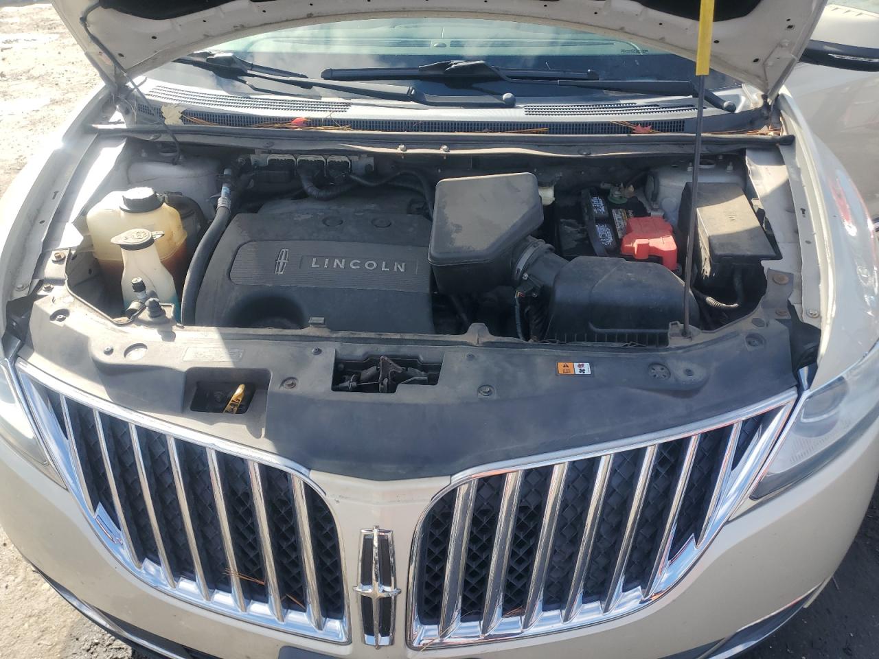 2015 Lincoln Mkx VIN: 2LMDJ8JK8FBL28058 Lot: 92710915