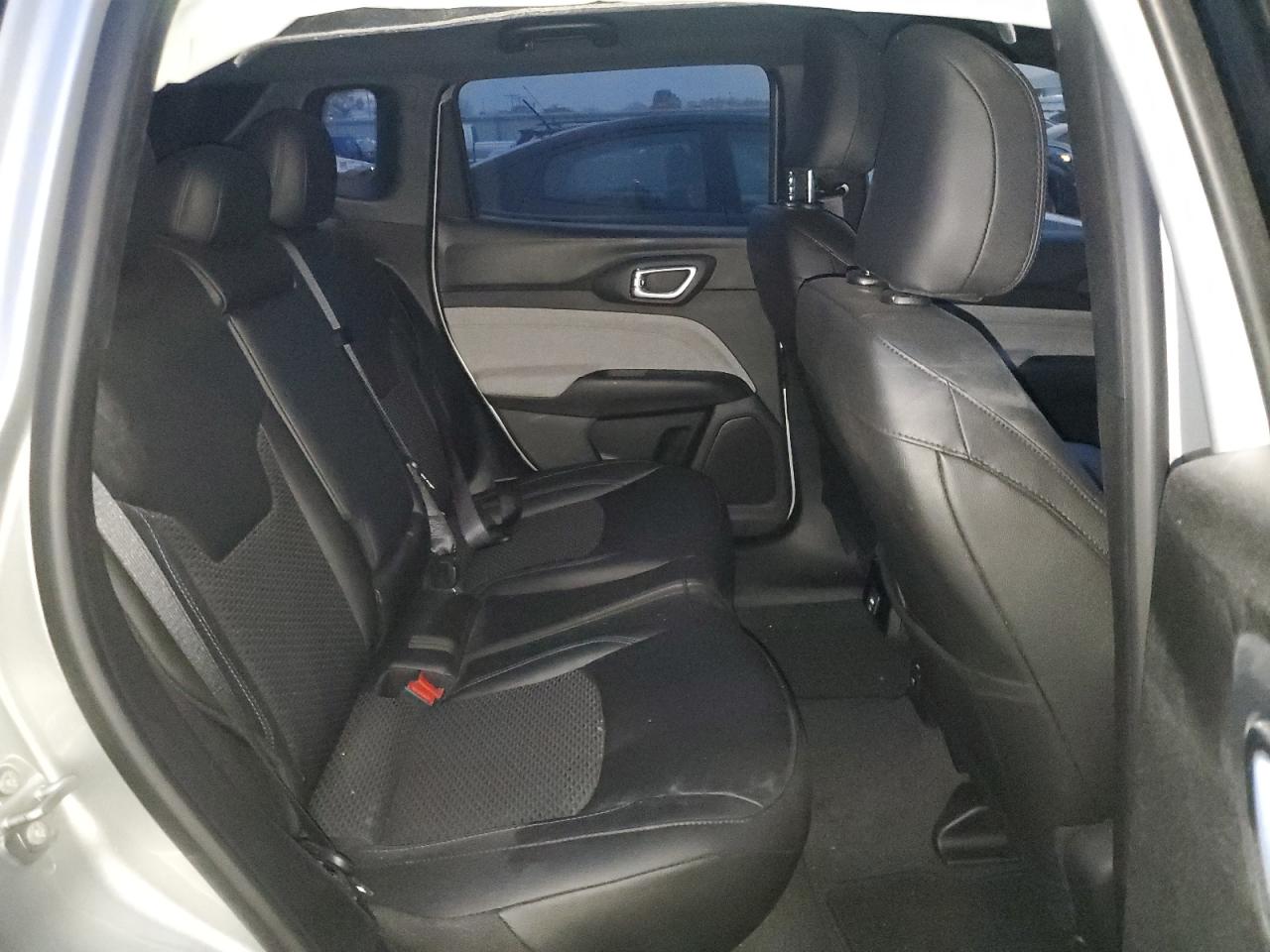 2025 Jeep Compass Latitude VIN: 3C4NJDBN2ST560675 Lot: 94904495