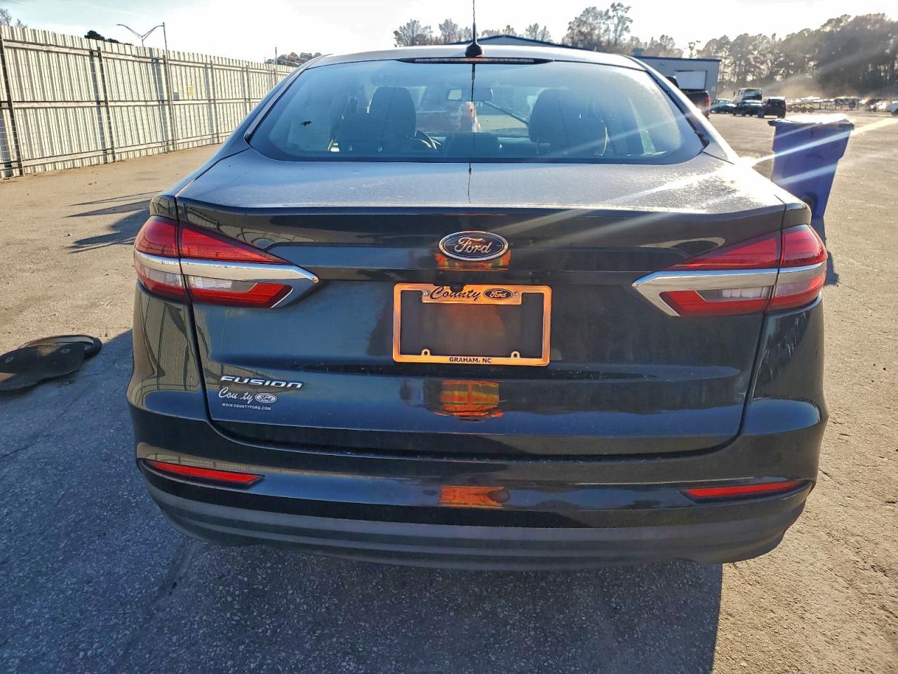 2019 Ford Fusion S VIN: 3FA6P0G76KR267208 Lot: 94218985