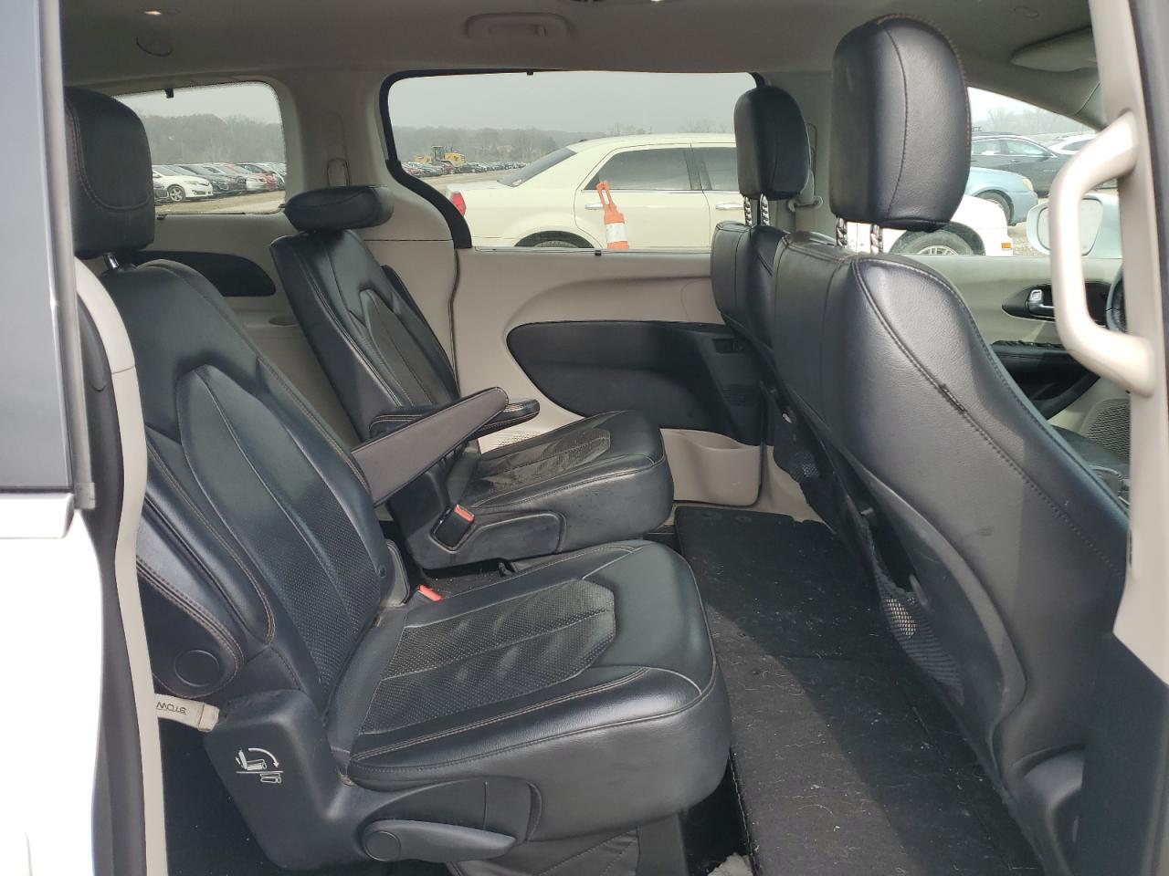 2020 Chrysler Pacifica Touring L VIN: 2C4RC1BG1LR112282 Lot: 93485755