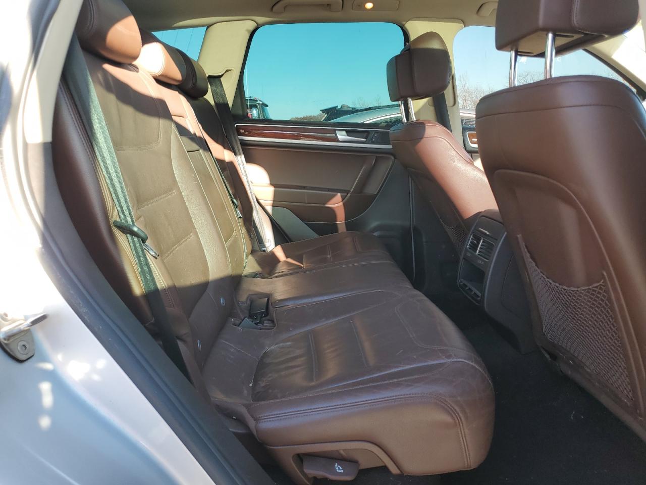 2011 Volkswagen Touareg V6 Tdi VIN: WVGFK9BP5BD001574 Lot: 92603675