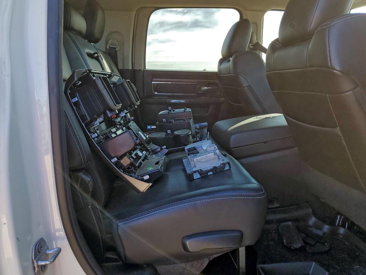 2016 Ram 2500 Laramie VIN: 3C6UR5NJ6GG230810 Lot: 94548595