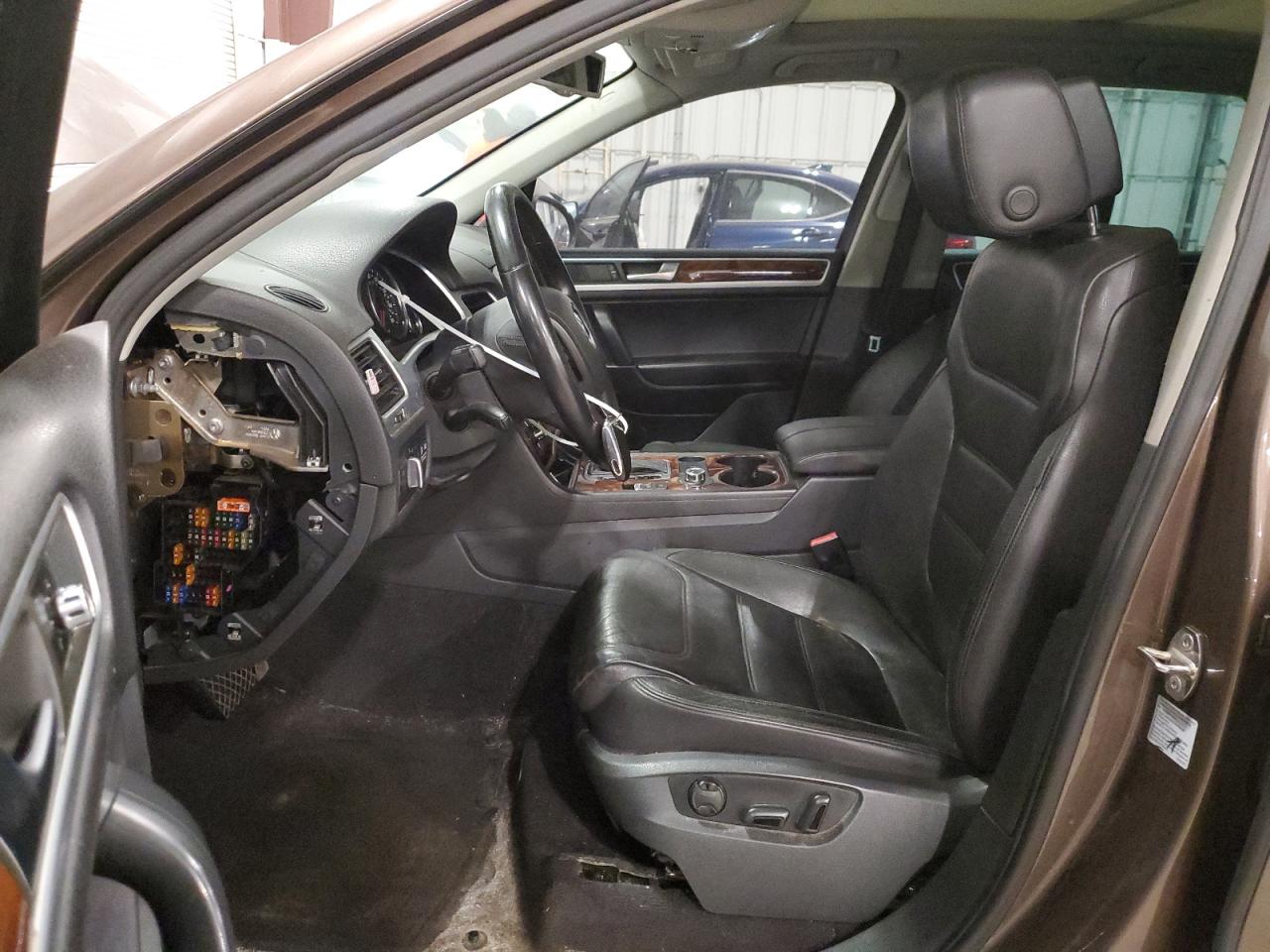 2011 Volkswagen Touareg V6 Tdi VIN: WVGFK9BP0BD002048 Lot: 93319085