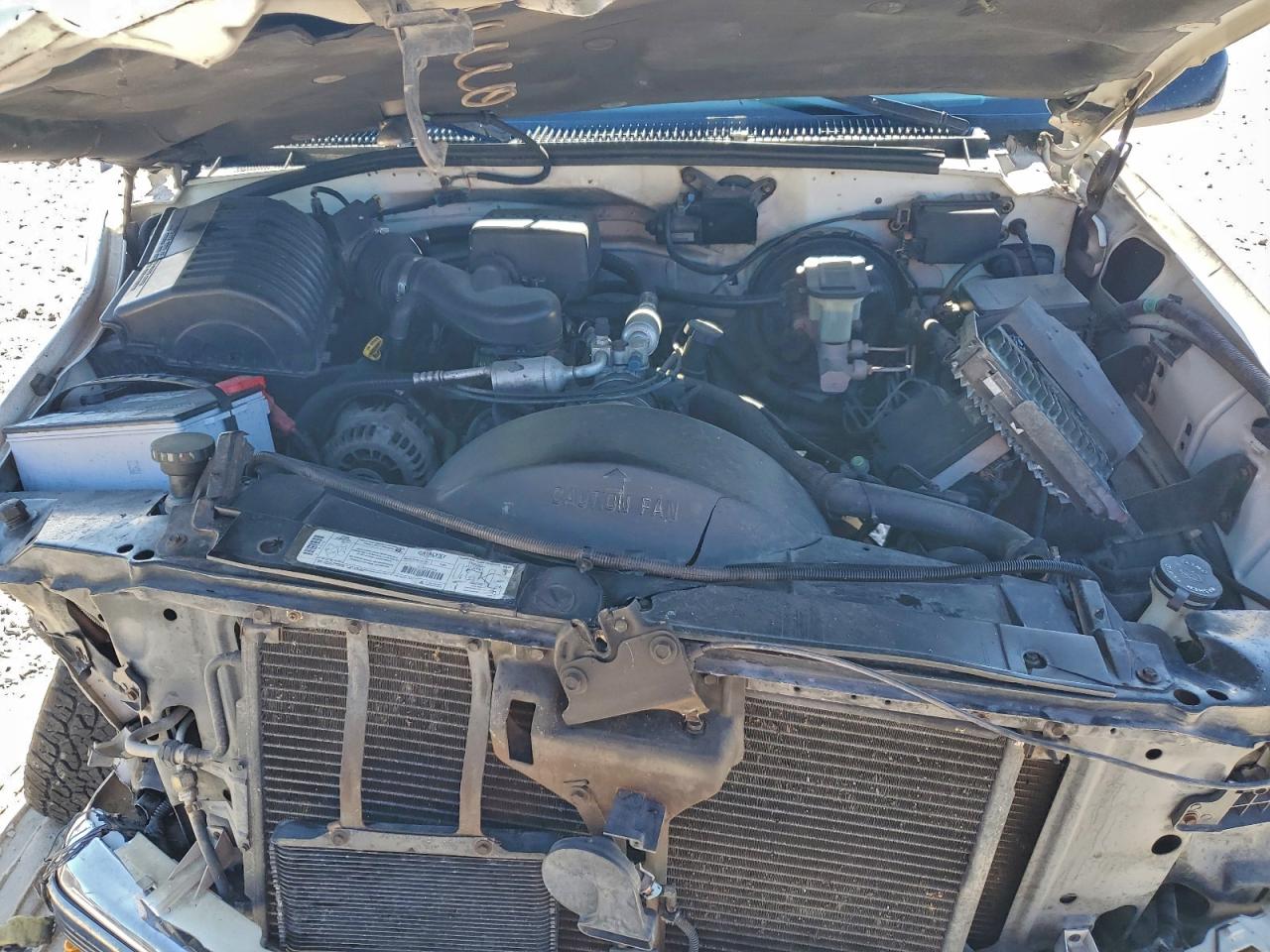 1998 Chevrolet Gmt-400 C1500 VIN: 2GCEC19R4W1227144 Lot: 94677525