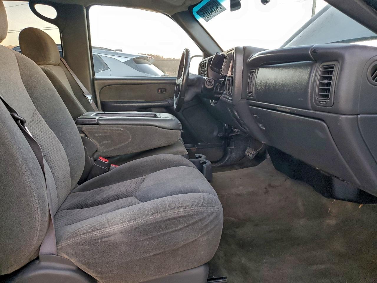 2003 Chevrolet Silverado K2500 Heavy Duty VIN: 1GCHK23183F106856 Lot: 94554385