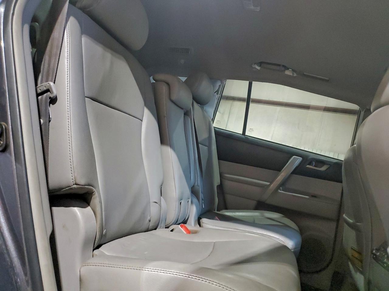 2011 Toyota Highlander Base VIN: 5TDZK3EH1BS037110 Lot: 92078815