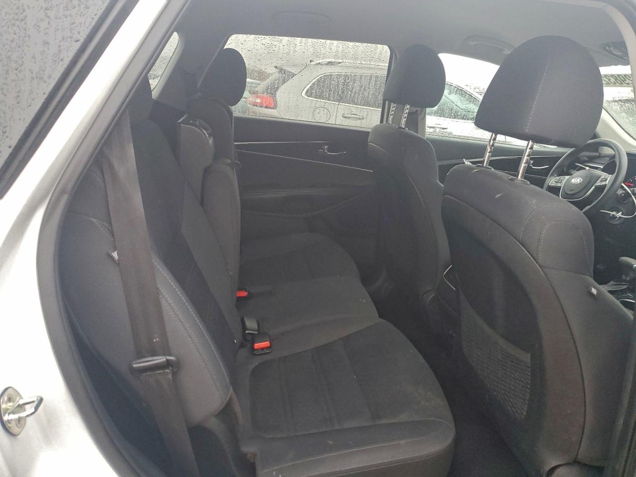 2019 Kia Sorento L VIN: 5XYPGDA35KG565710 Lot: 94298325