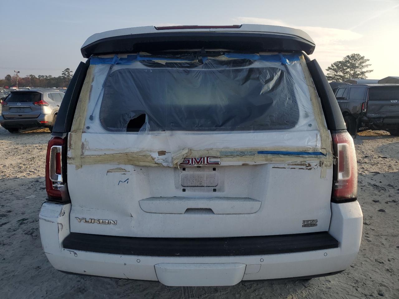 2015 GMC Yukon Slt VIN: 1GKS1BKC0FR565625 Lot: 93456455