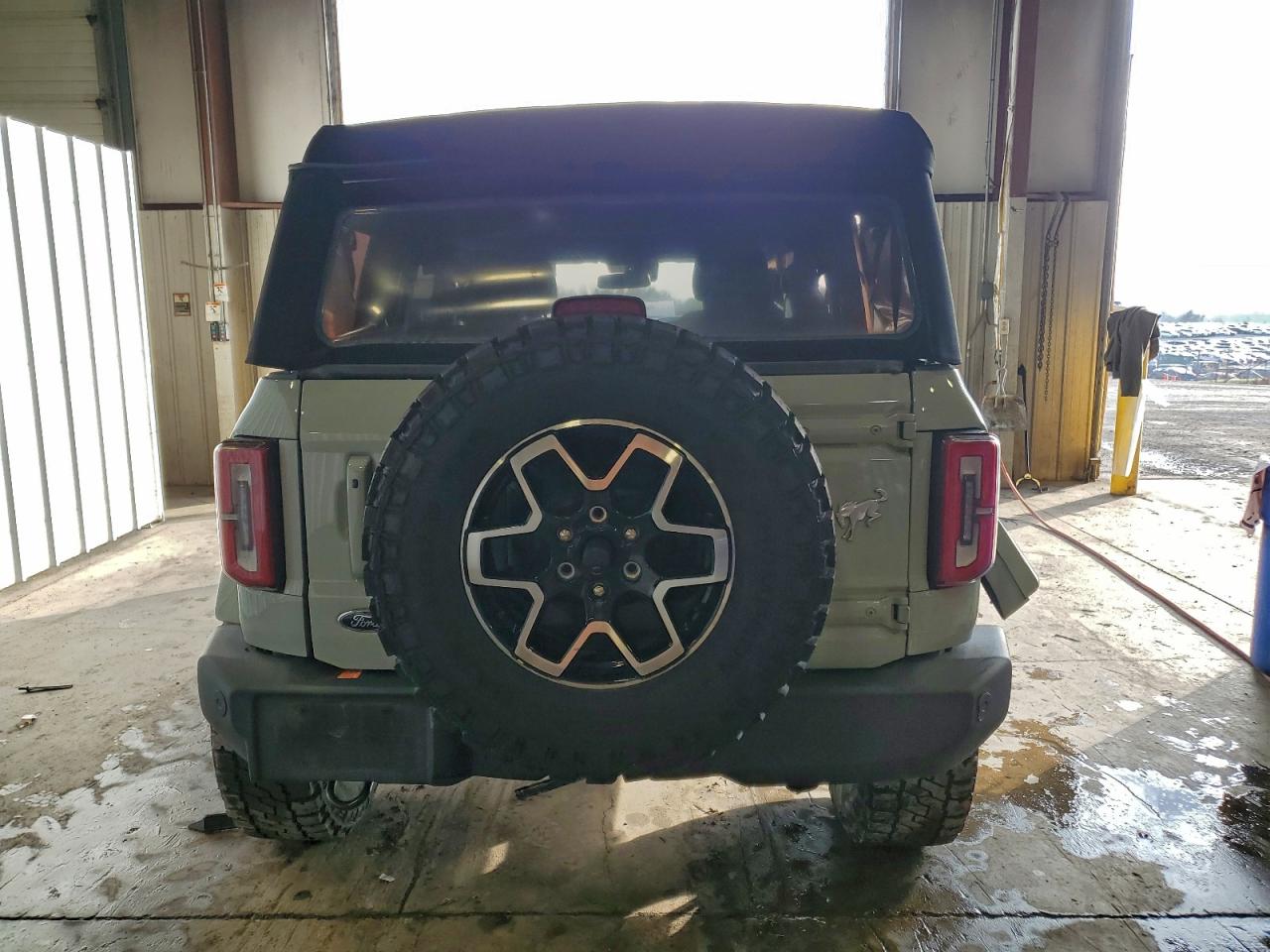 2021 Ford Bronco Base VIN: 1FMDE5BH7MLA98236 Lot: 93988315