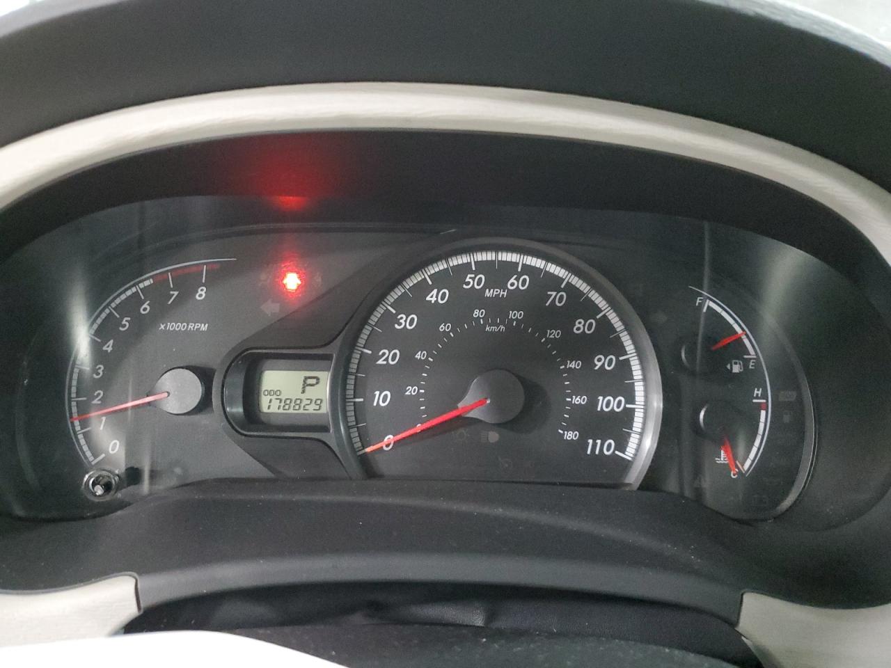 2011 Toyota Sienna Le VIN: 5TDJK3DC5BS021740 Lot: 92391205