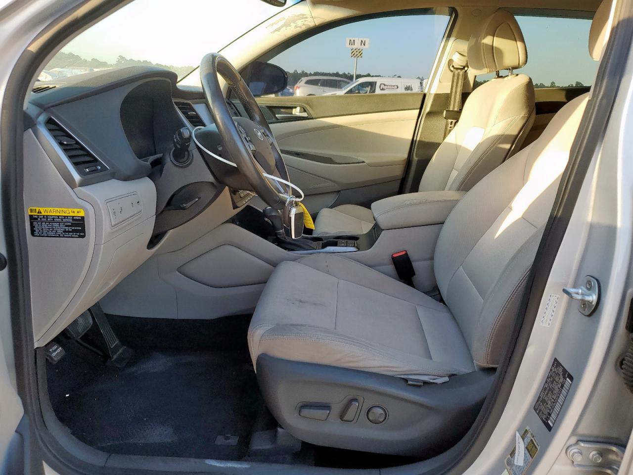 2018 Hyundai Tucson Value VIN: KM8J33A23JU767019 Lot: 92890335