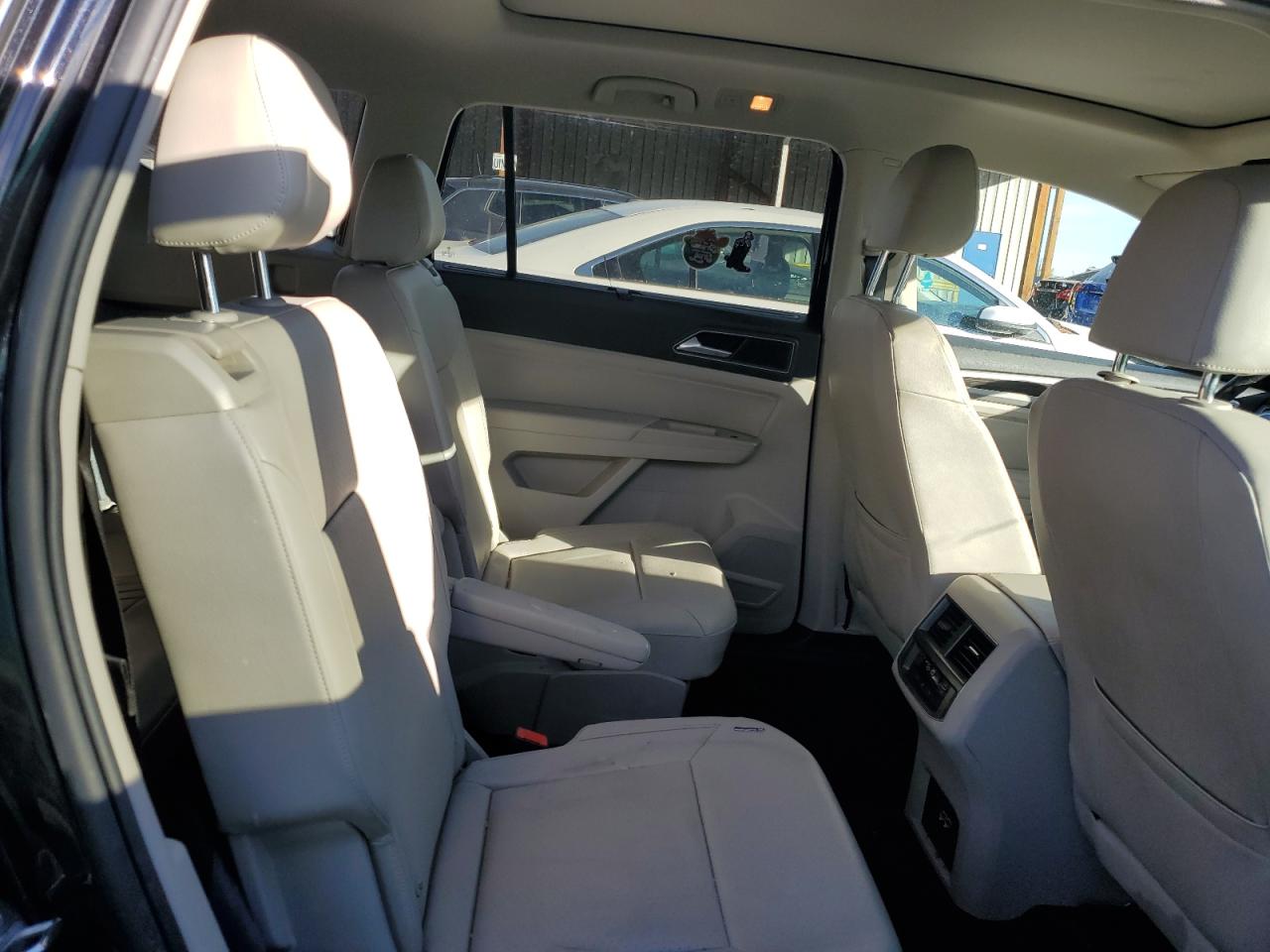 2018 Volkswagen Atlas Sel VIN: 1V2MR2CA2JC566196 Lot: 92085705