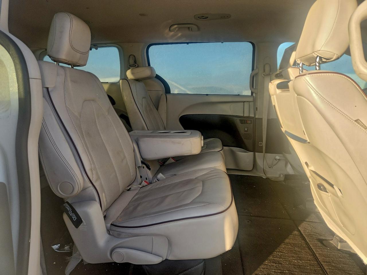 2017 Chrysler Pacifica Limited VIN: 2C4RC1GG8HR812235 Lot: 93747235