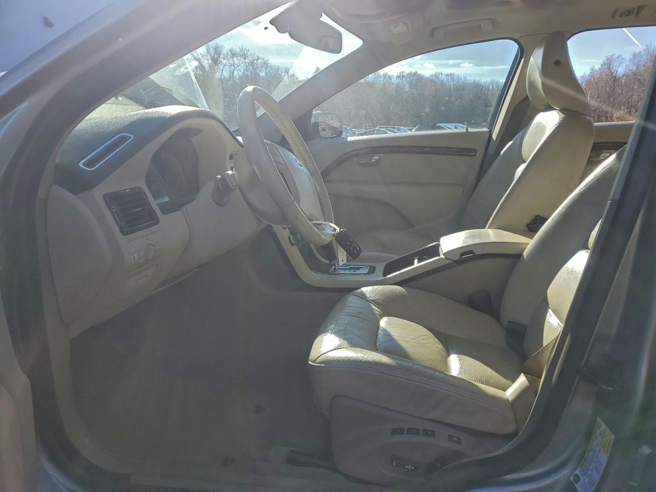 2008 Volvo V70 3.2 VIN: YV1BW982081051421 Lot: 94066475