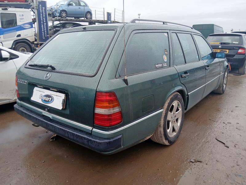 1992 MERCEDES-BENZ E CLASS 300 TD 5DR AUTO