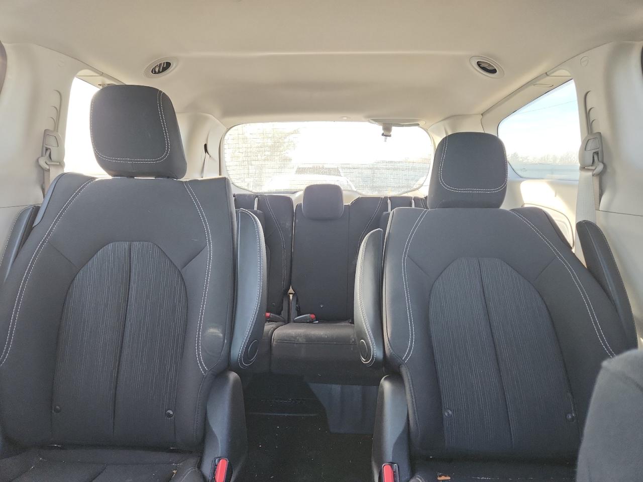 2020 Chrysler Voyager Lx VIN: 2C4RC1CG0LR111493 Lot: 92592885