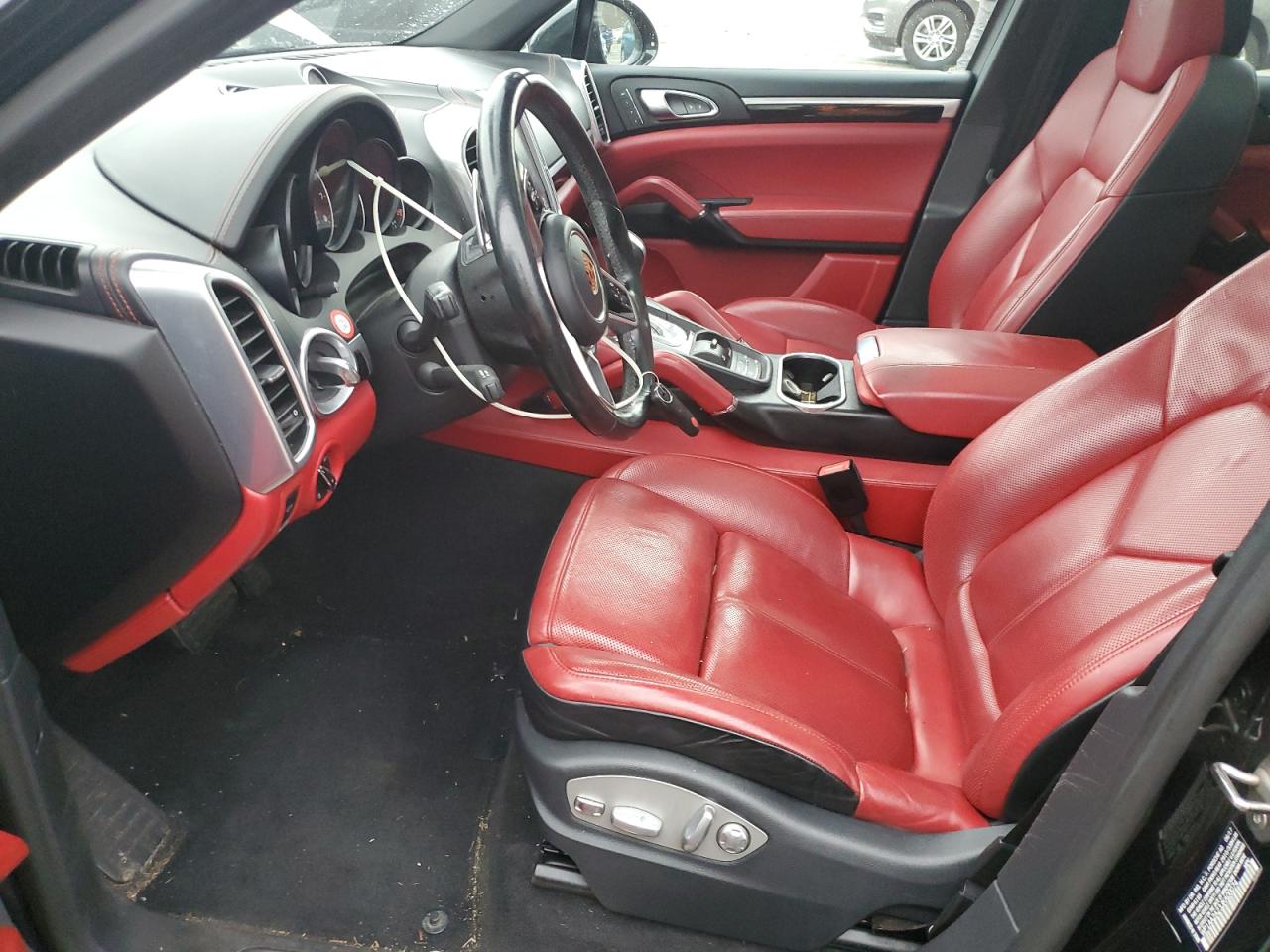 2018 Porsche Cayenne VIN: WP1AA2A23JKA00074 Lot: 92851055