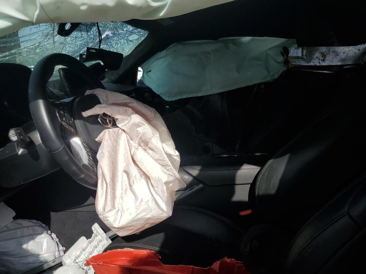 2021 Toyota Supra Base VIN: WZ1DB0C01MW040230 Lot: 92680175