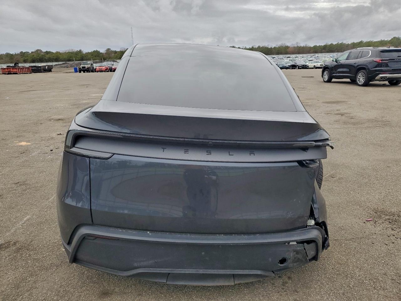 2026 Tesla Model Y VIN: 7SAYGDED1TA436539 Lot: 93946475