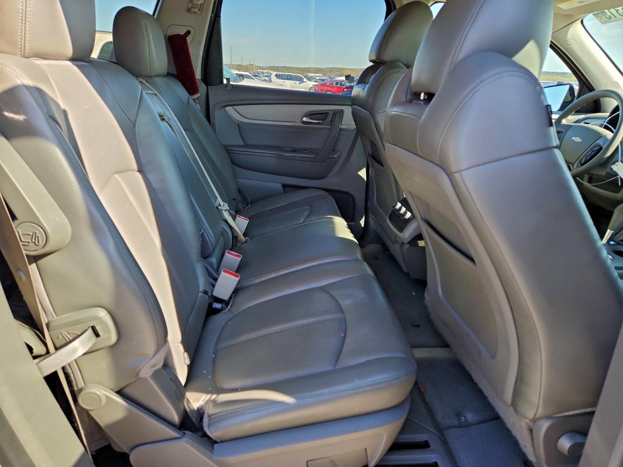 2015 Chevrolet Traverse Ls VIN: 1GNKRFED3FJ330867 Lot: 94035315