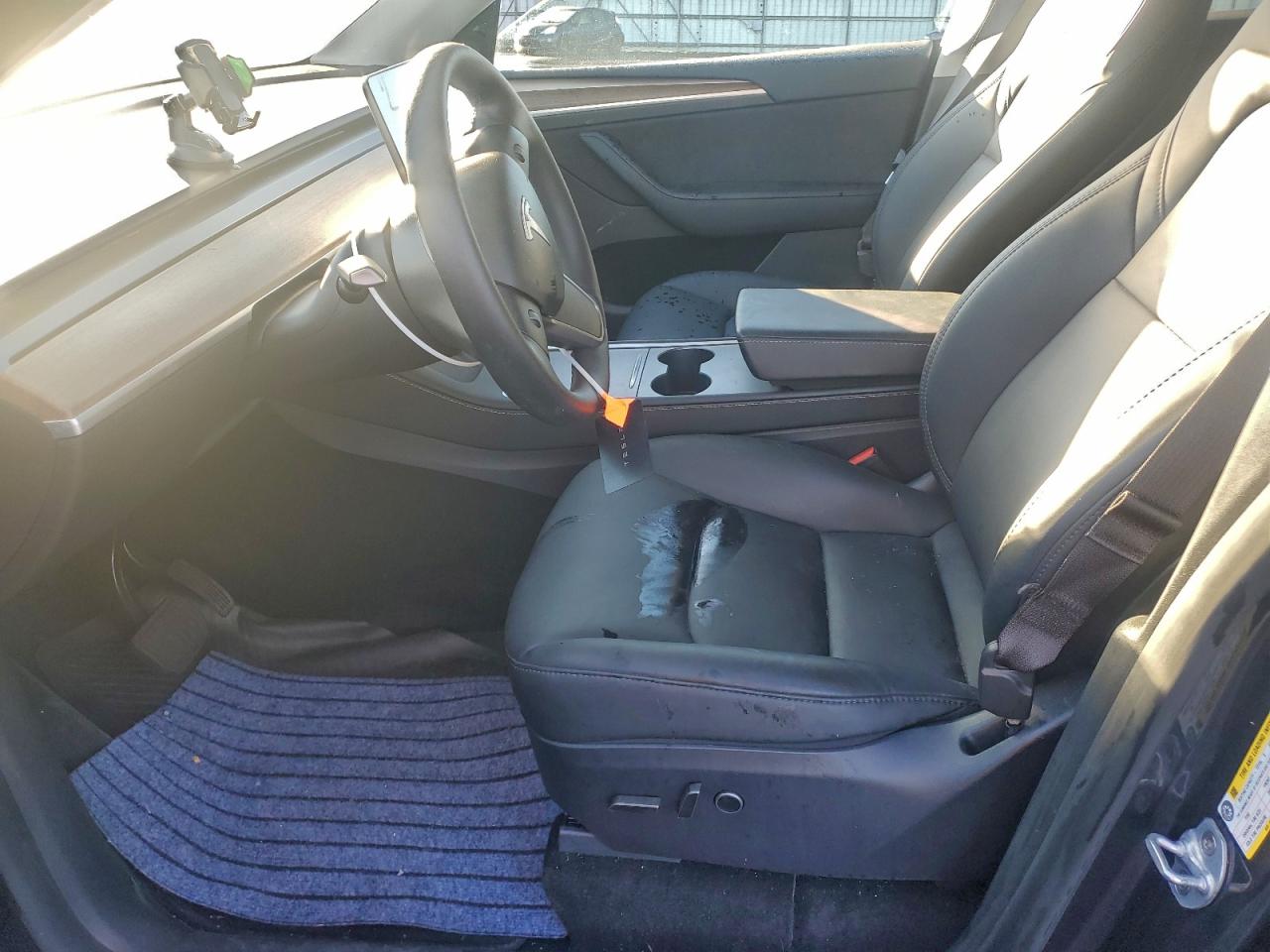 2024 Tesla Model Y VIN: 7SAYGDED5RF125613 Lot: 93900035