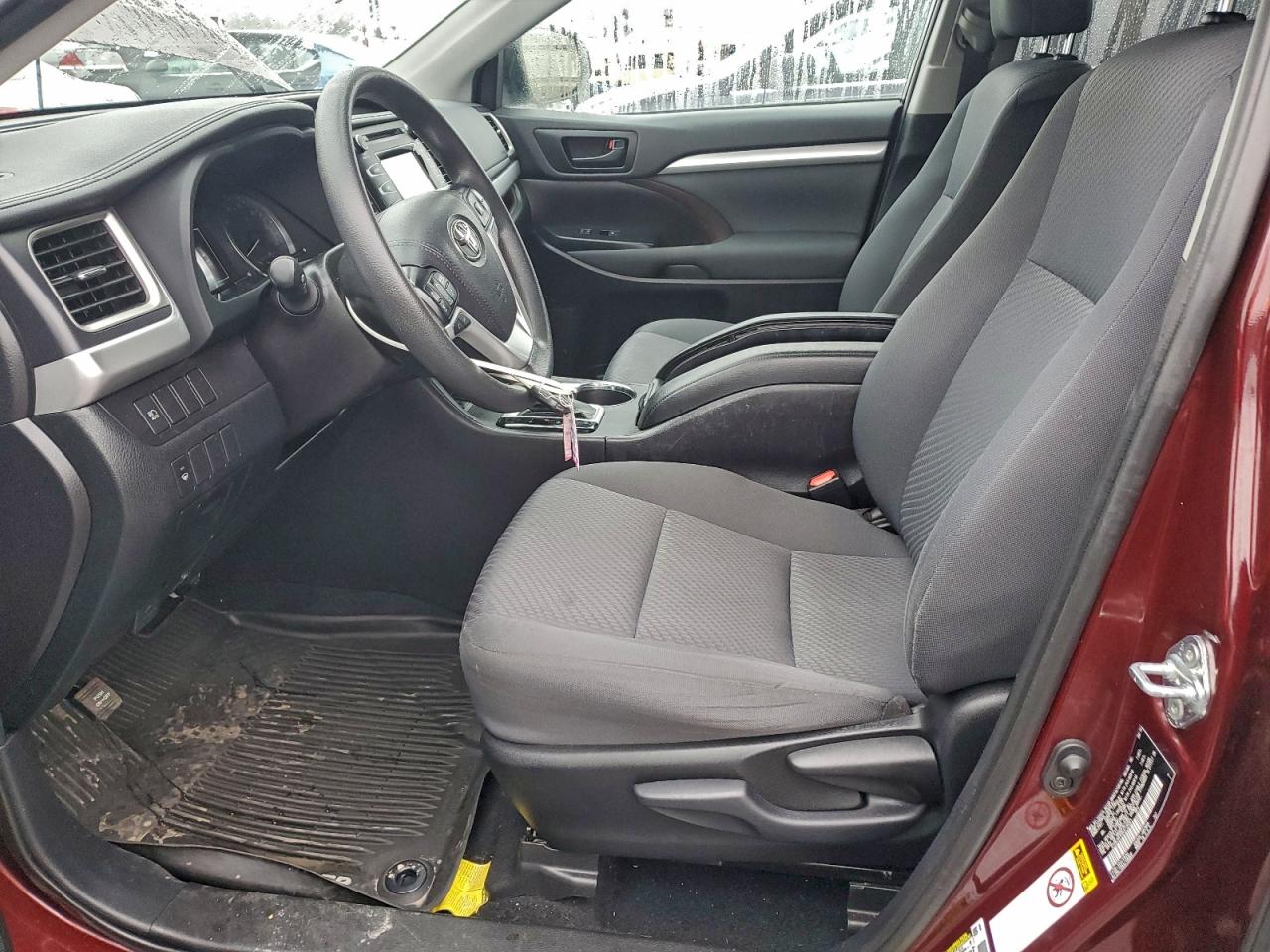 2019 Toyota Highlander Le VIN: 5TDBZRFHXKS726061 Lot: 94275365