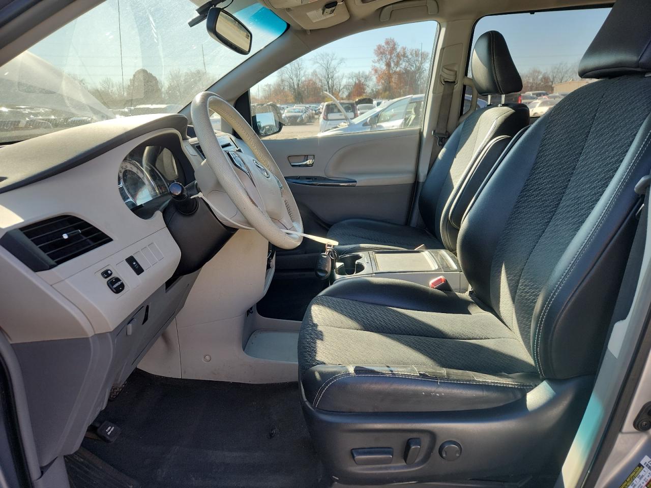 2013 Toyota Sienna Sport VIN: 5TDXK3DC1DS398191 Lot: 92412455