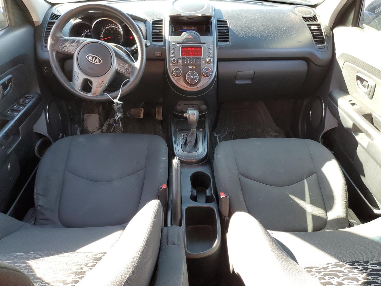 2011 Kia Soul + VIN: KNDJT2A20B7290127 Lot: 90085455