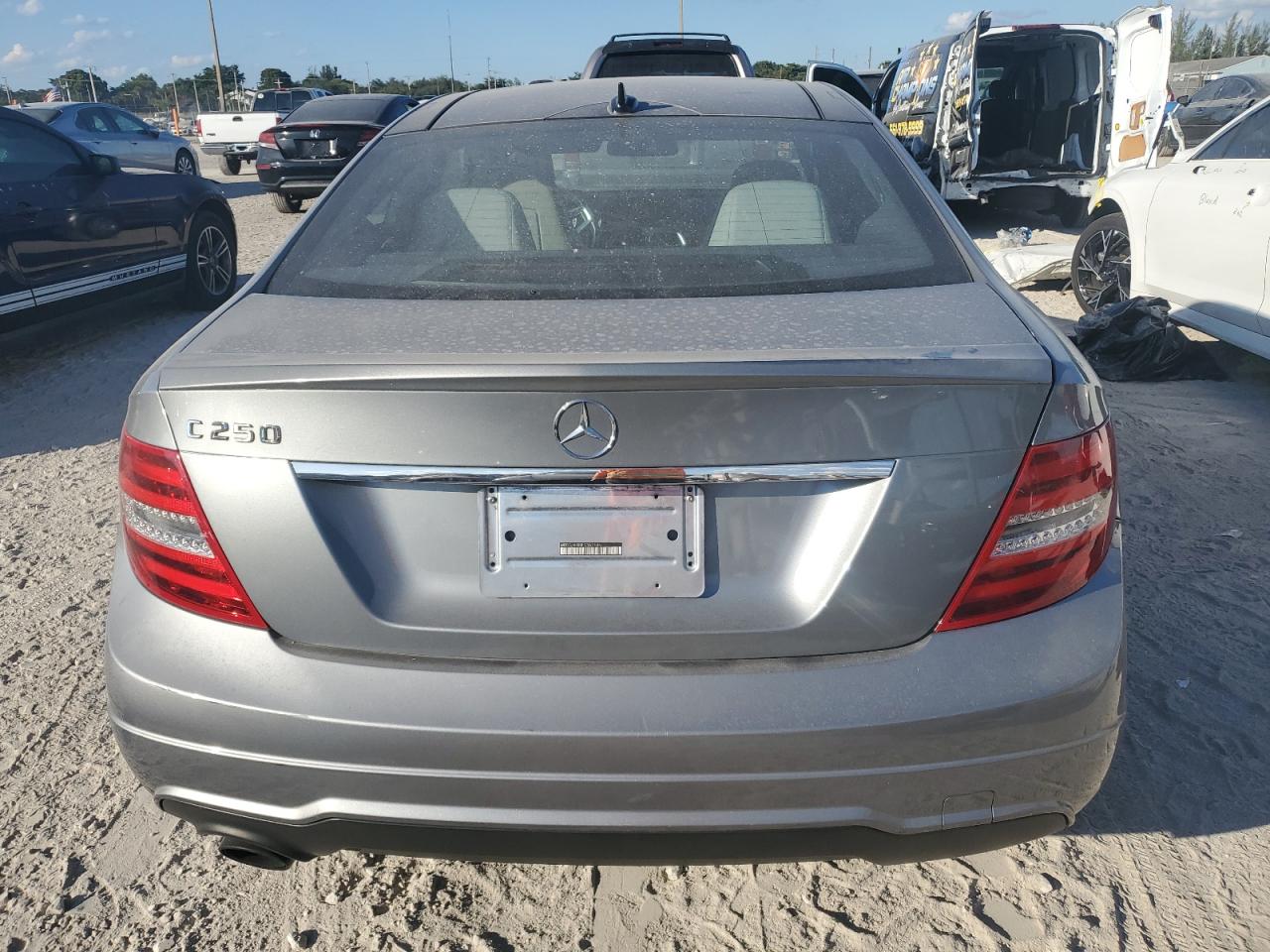 2015 Mercedes-Benz C 250 VIN: WDDGJ4HB8FG367484 Lot: 92271035