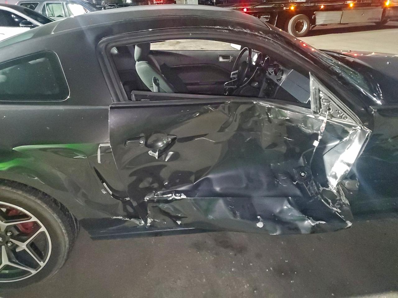 2007 Ford Mustang VIN: 218477 Lot: 95114065