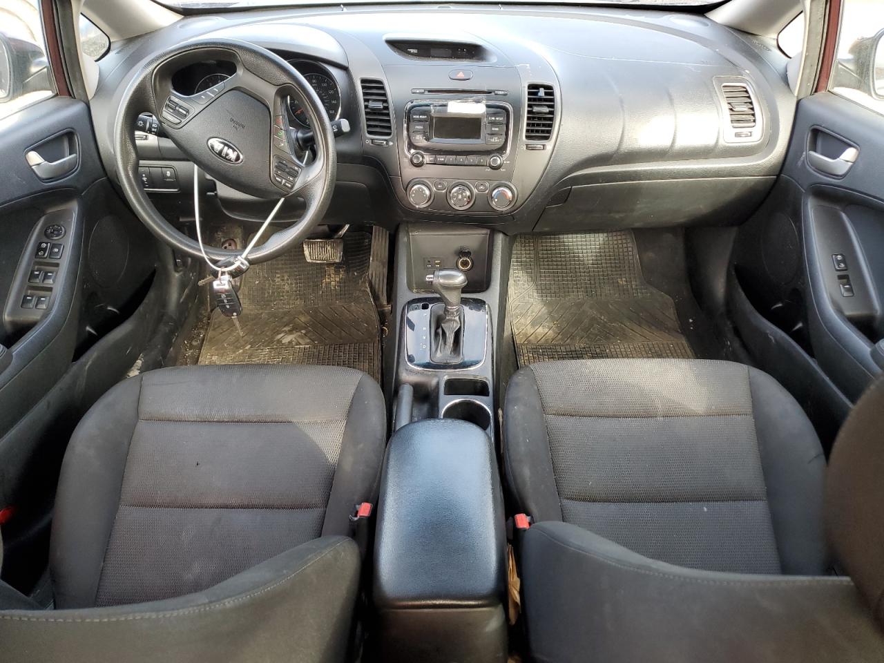 2018 Kia Forte Lx VIN: 3KPFK4A70JE220691 Lot: 92981095