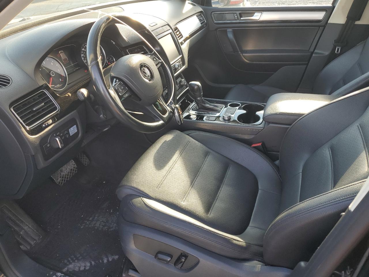 2015 Volkswagen Touareg V6 Tdi VIN: WVGEP9BP0FD004577 Lot: 92015355