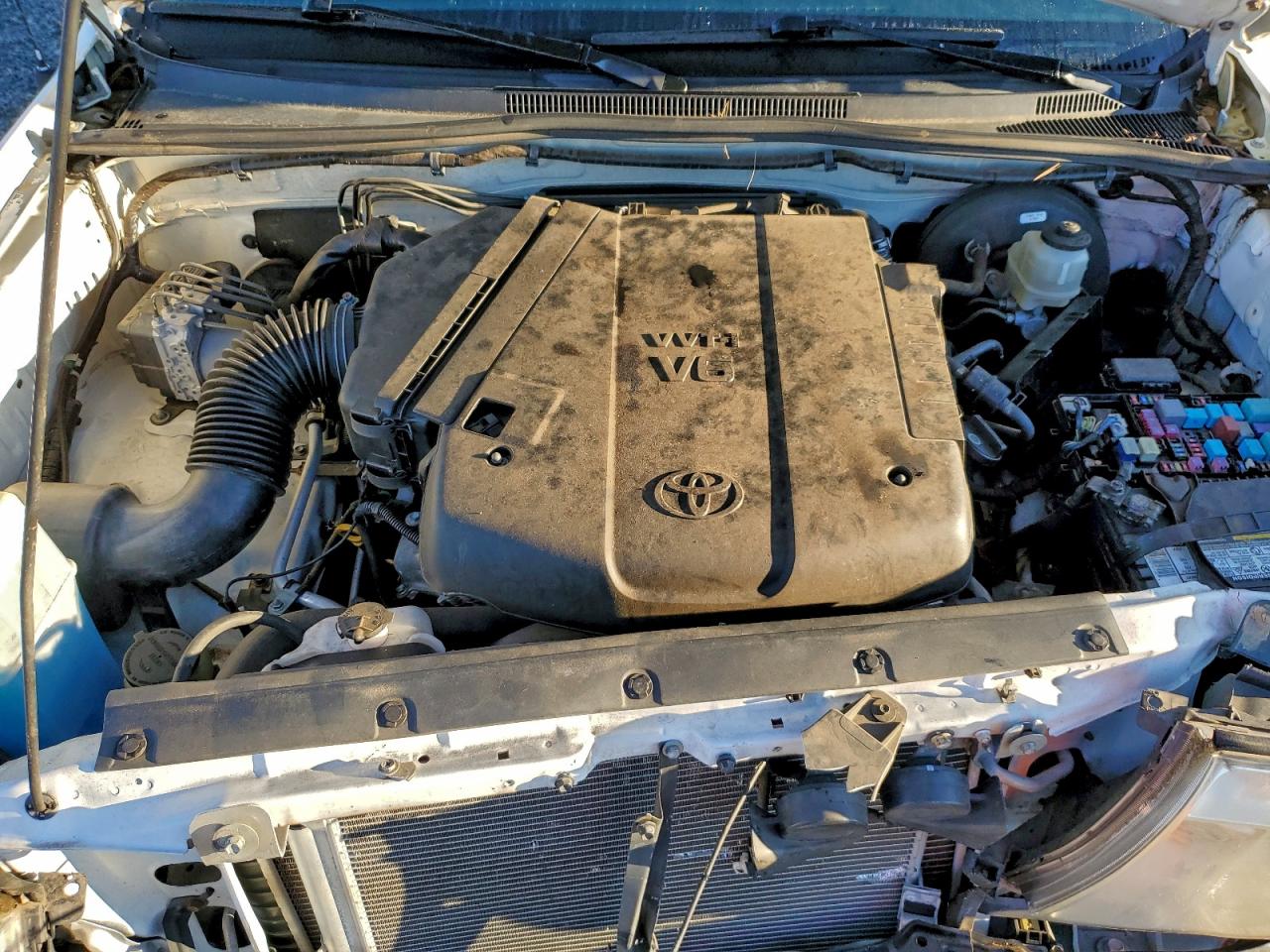 2010 Toyota Tacoma Double Cab Prerunner VIN: 5TEJU4GN0AZ697012 Lot: 94252385