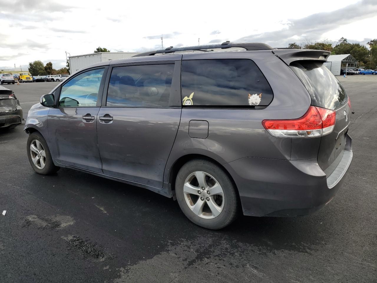 2013 Toyota Sienna Le VIN: 5TDKK3DC2DS359975 Lot: 93914705