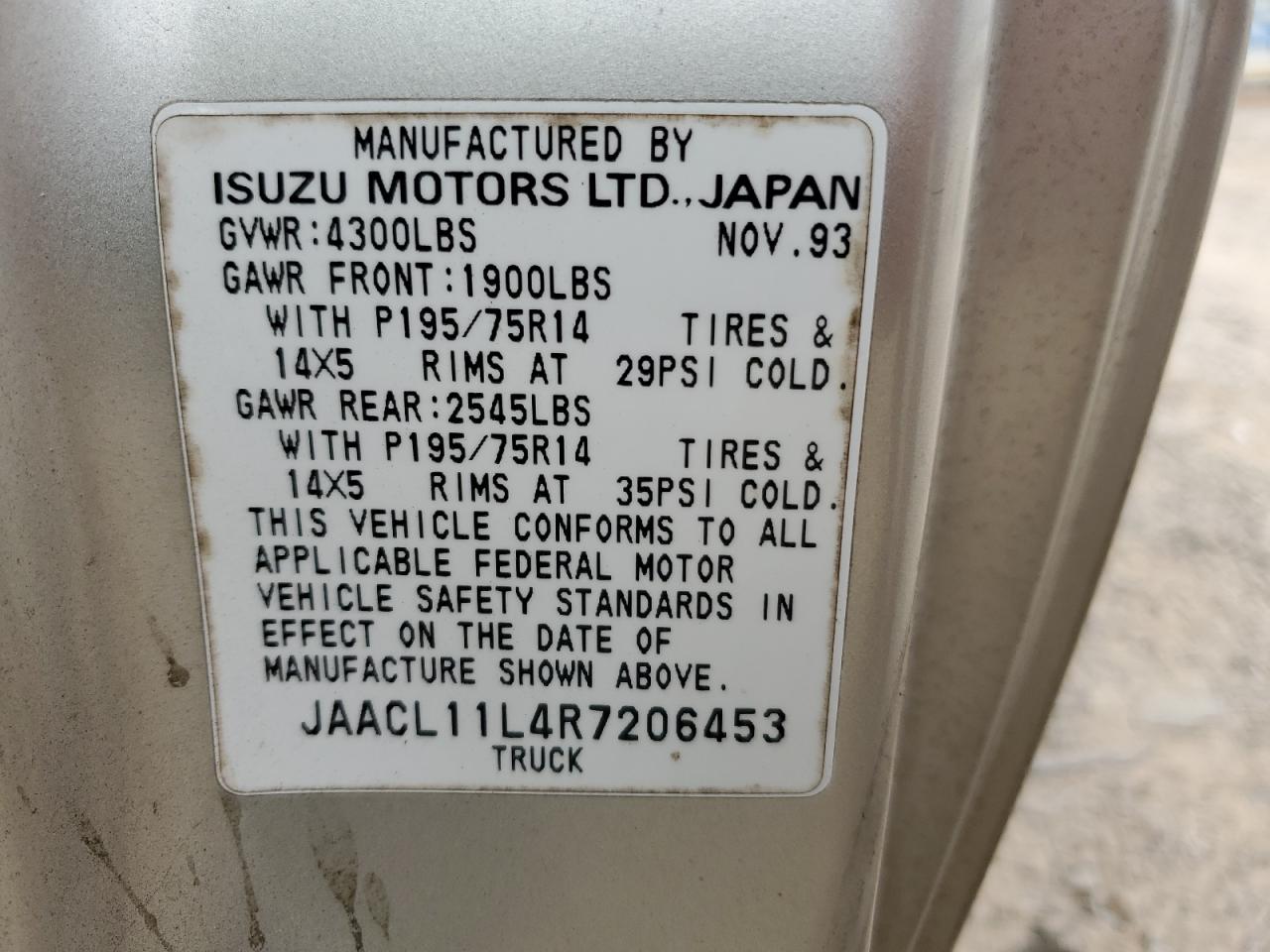 1994 Isuzu Conventional Short Bed VIN: JAACL11L4R7206453 Lot: 91276215