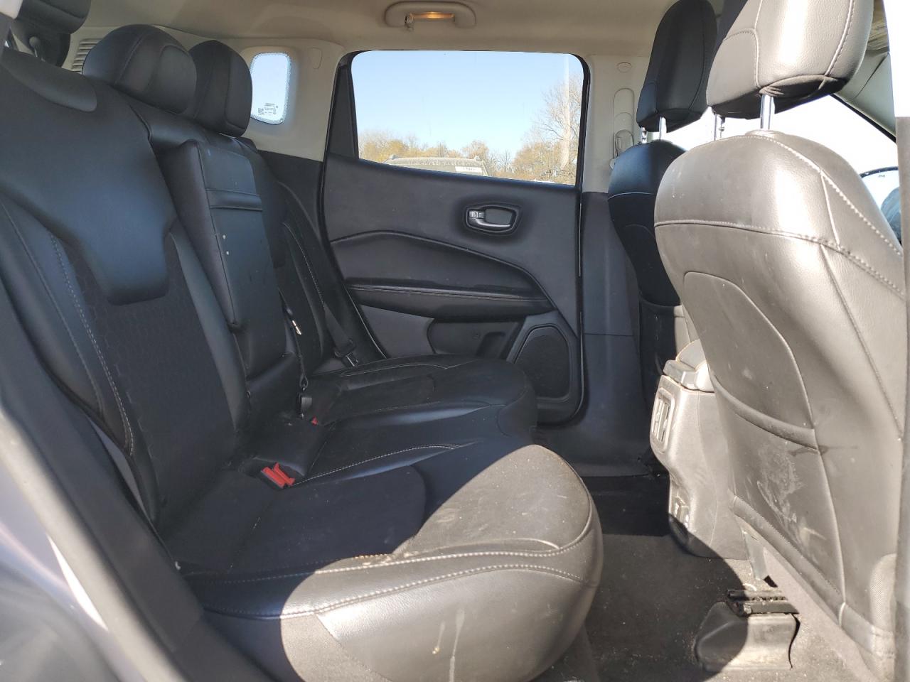 2019 Jeep Compass Latitude VIN: 3C4NJDBB0KT768057 Lot: 93043095