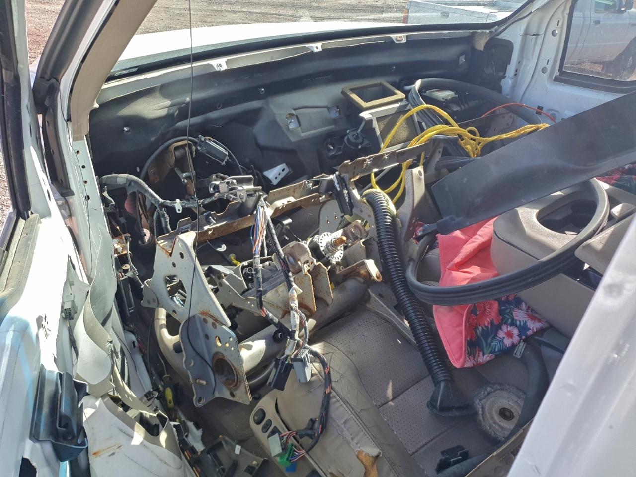 2002 Ford F350 Srw Super Duty VIN: 1FTSW31F42EA76712 Lot: 93949185