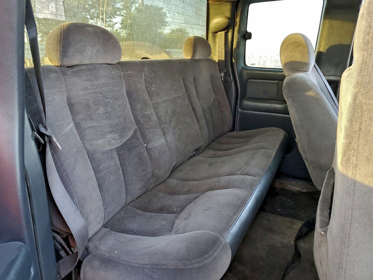 2004 GMC New Sierra C1500 VIN: 2GTEC19V241124329 Lot: 94137275