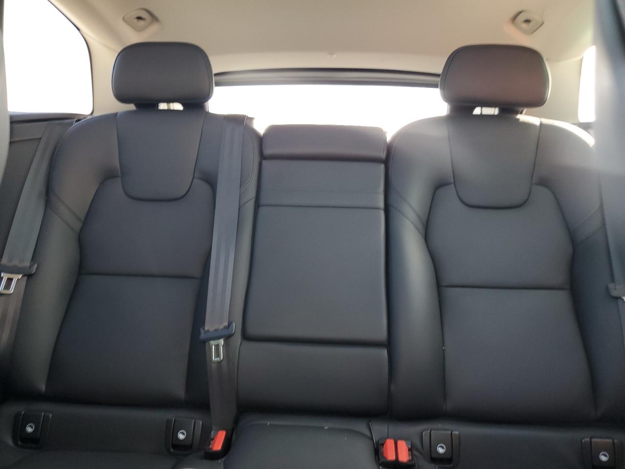 2022 Volvo Xc60 B5 Momentum VIN: YV4L12DK6N1914284 Lot: 93115655