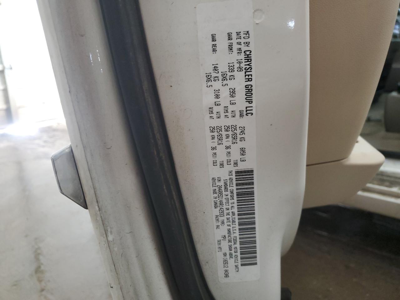 2010 Chrysler Town & Country Touring VIN: 2A4RR5D14AR142933 Lot: 92393195