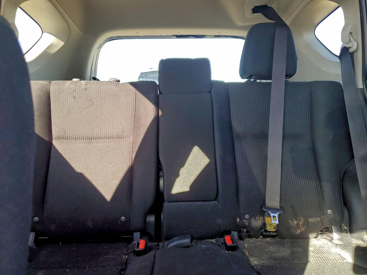 2017 Toyota Rav4 Le VIN: JTMZFREV7HJ138011 Lot: 93930465