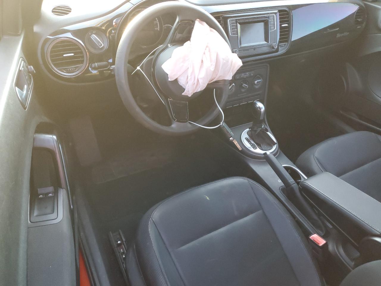 2016 Volkswagen Beetle 1.8T VIN: 3VWF17AT9GM608600 Lot: 92997455