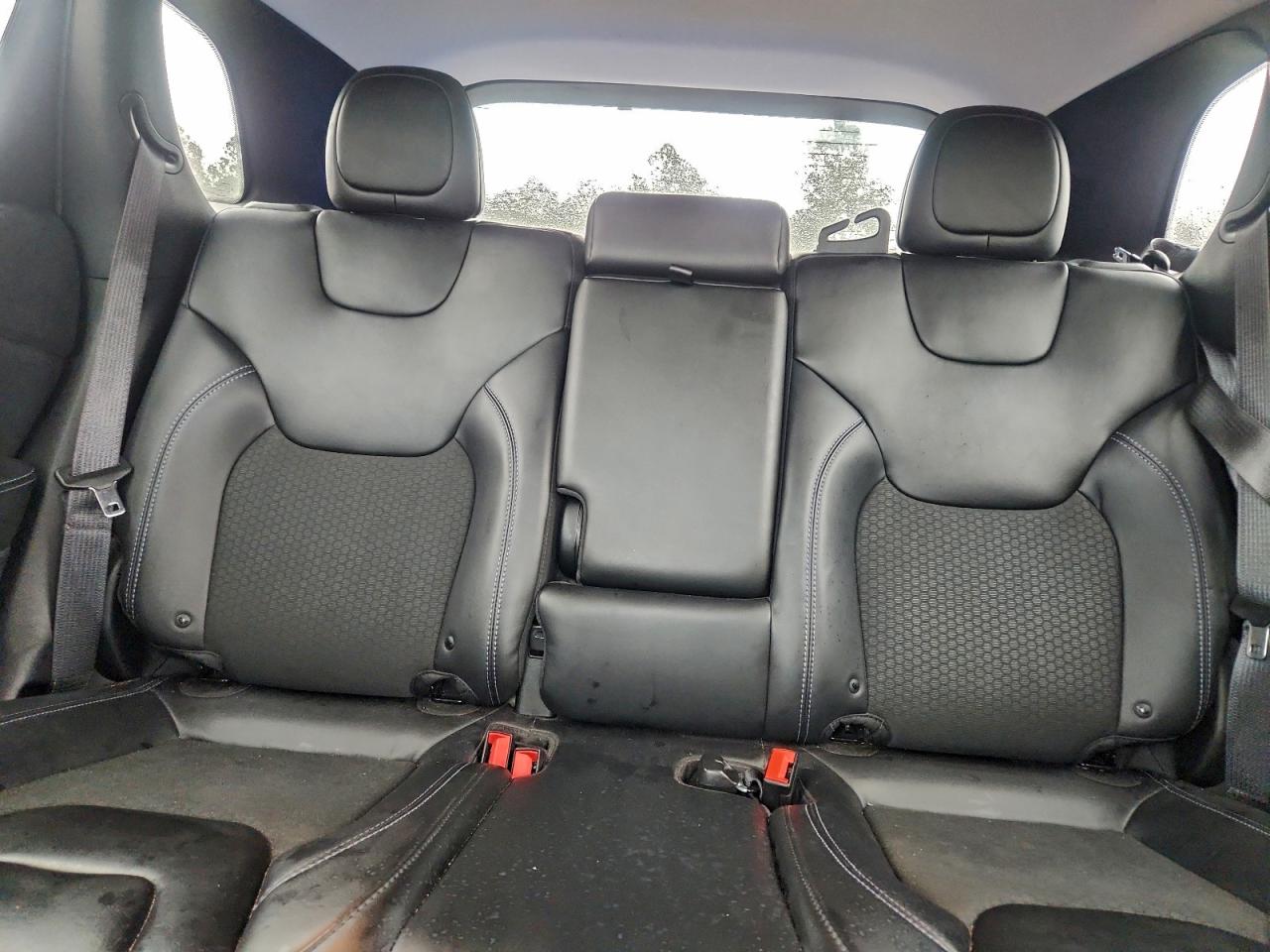 2019 Jeep Cherokee Latitude Plus VIN: 1C4PJLLB5KD434663 Lot: 94050495