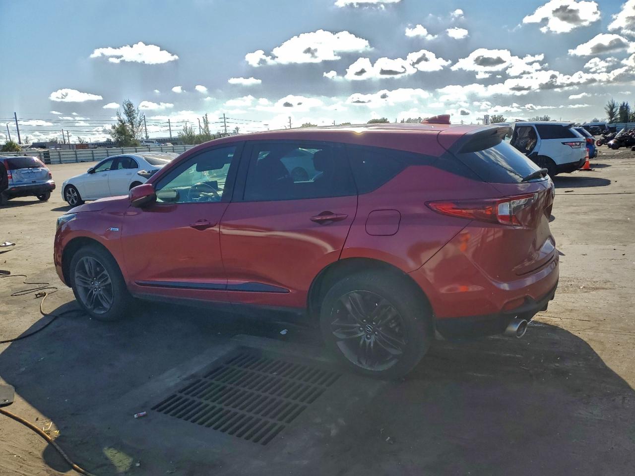 Фото: 5J8TC2H6XML046482